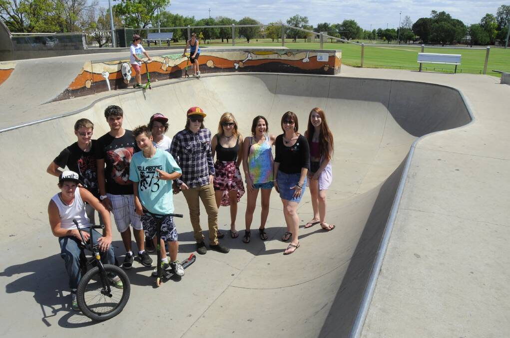Junior Morson, Aaron Mills, Caine Darcy, Brad Sinclair, Bob Miller, Brody Burgess, Brooke Pascoe, Katelin Shipp, Kellie Shipp, Amy Smith, Kyin Shipp and Jack Neville were behind the registration day for the Dubbo Skatepark Comp to be held today. 	Photo: BELINDA SOOLE